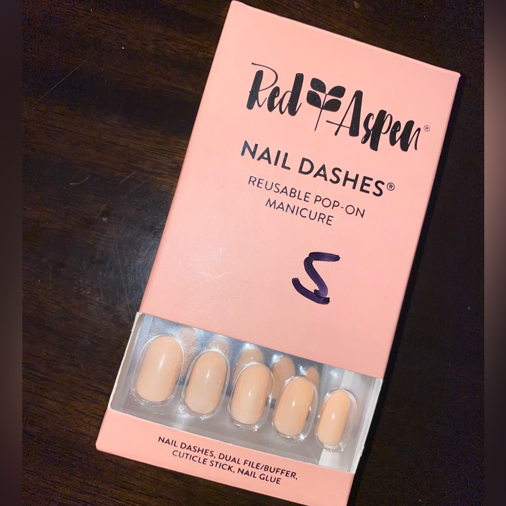 Red Aspen nails
